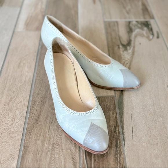 GUCCI Vintage Wing Tipped Nautral Bone Nappa Leather Heels, sz. 37.5 - Picture 1 of 17